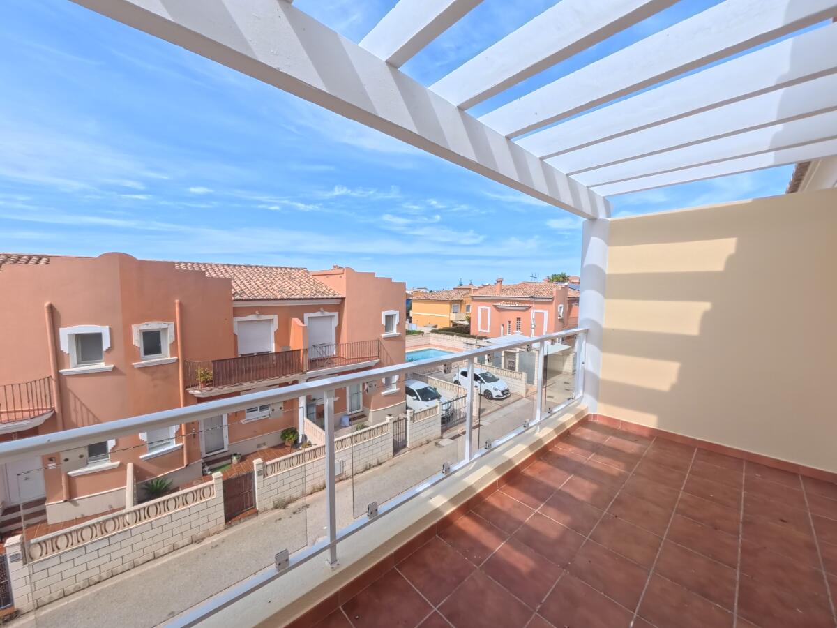 3 bed townhouse close to Denia centre