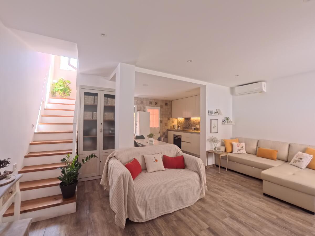 Modern Townhouse with Solar, A/C and Rooftop Patio