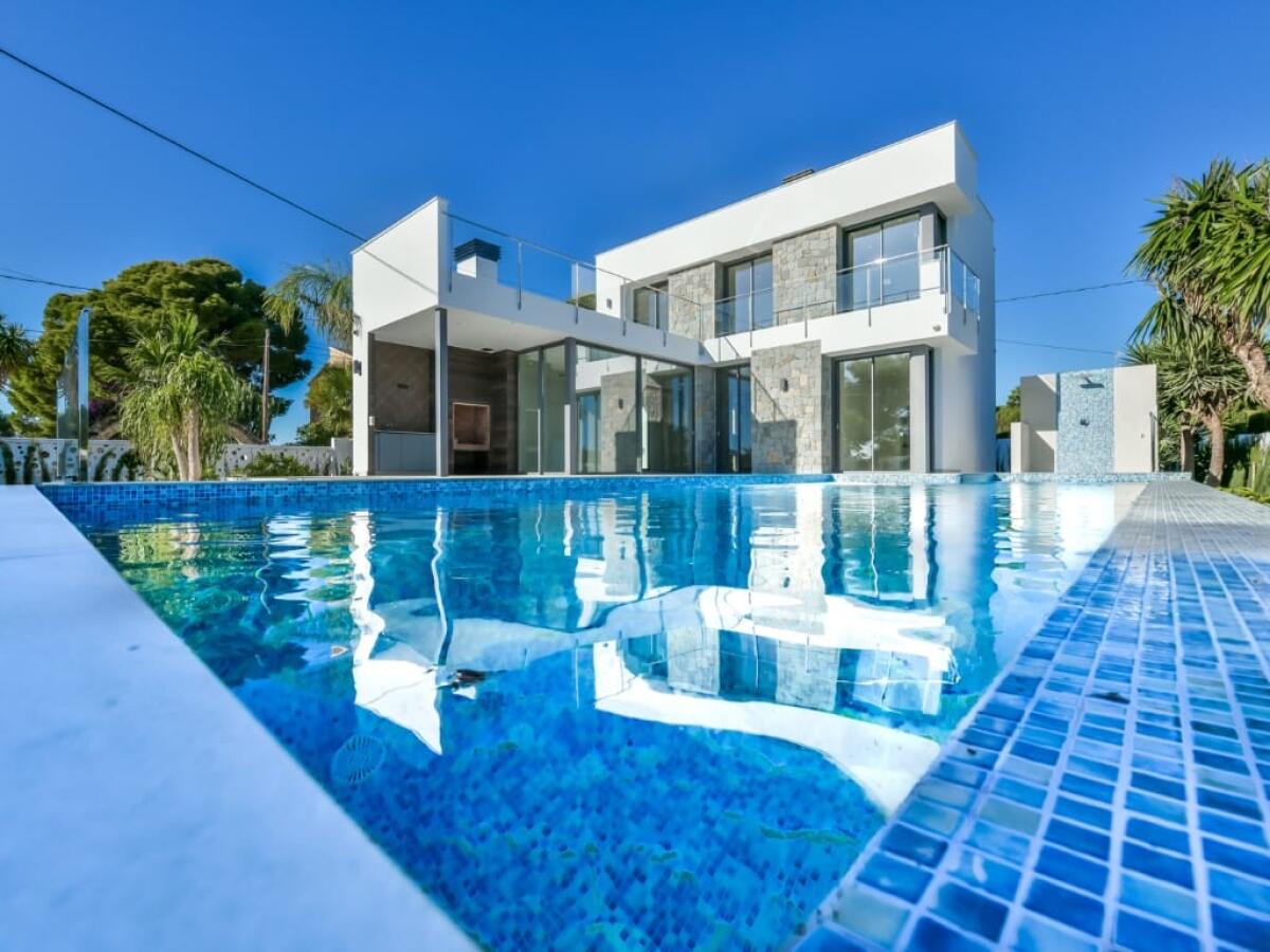 Villa 4 Bedrooms for sale in Calpe