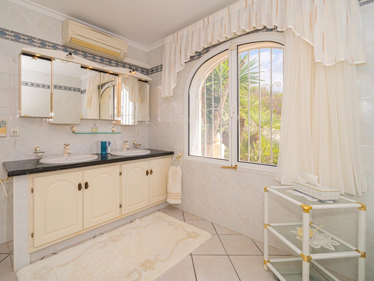 Villa 4 Bedrooms for sale in Moraira San Jaime