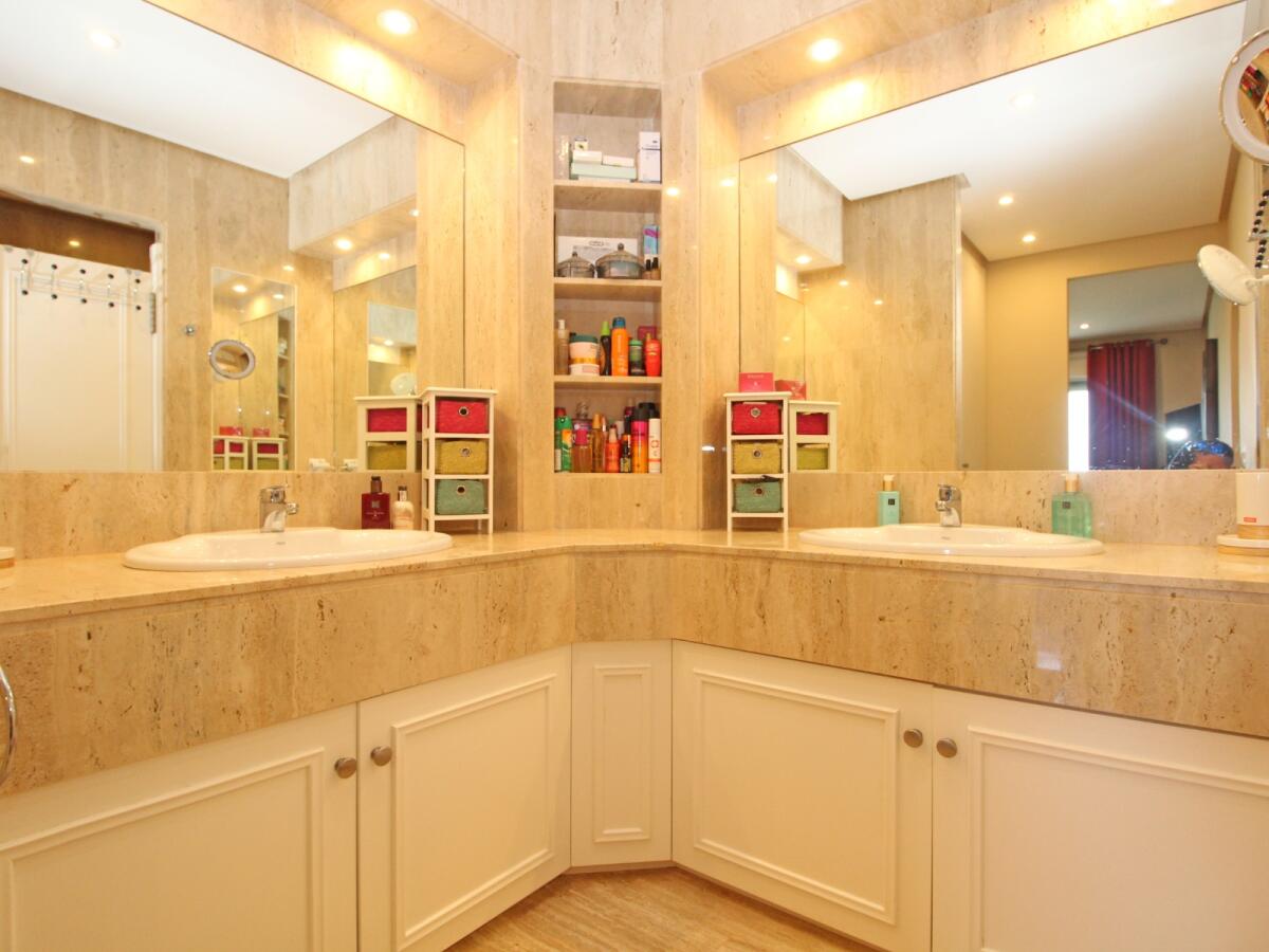 Villa 5 Bedrooms for sale in Moraira