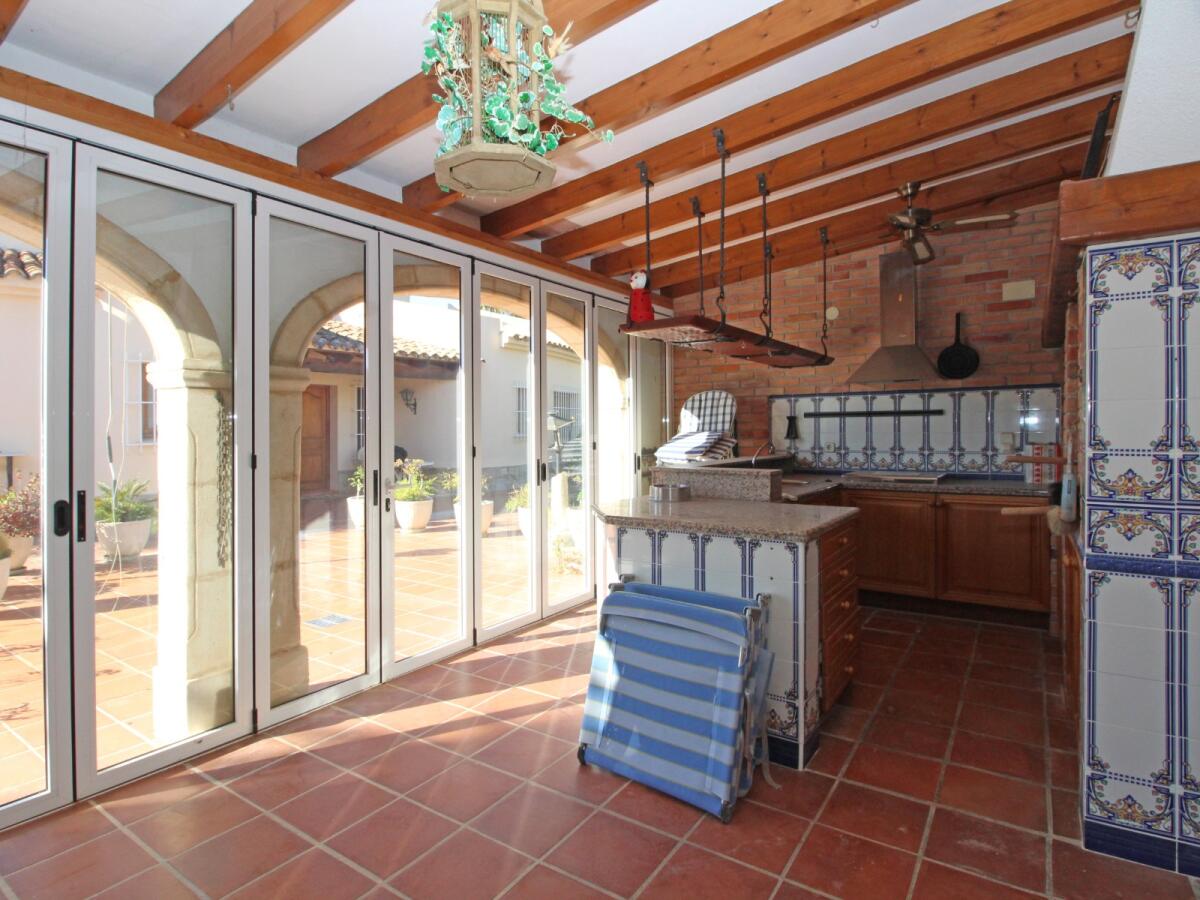 Villa 8 Bedrooms for sale in Moraira Benimeit