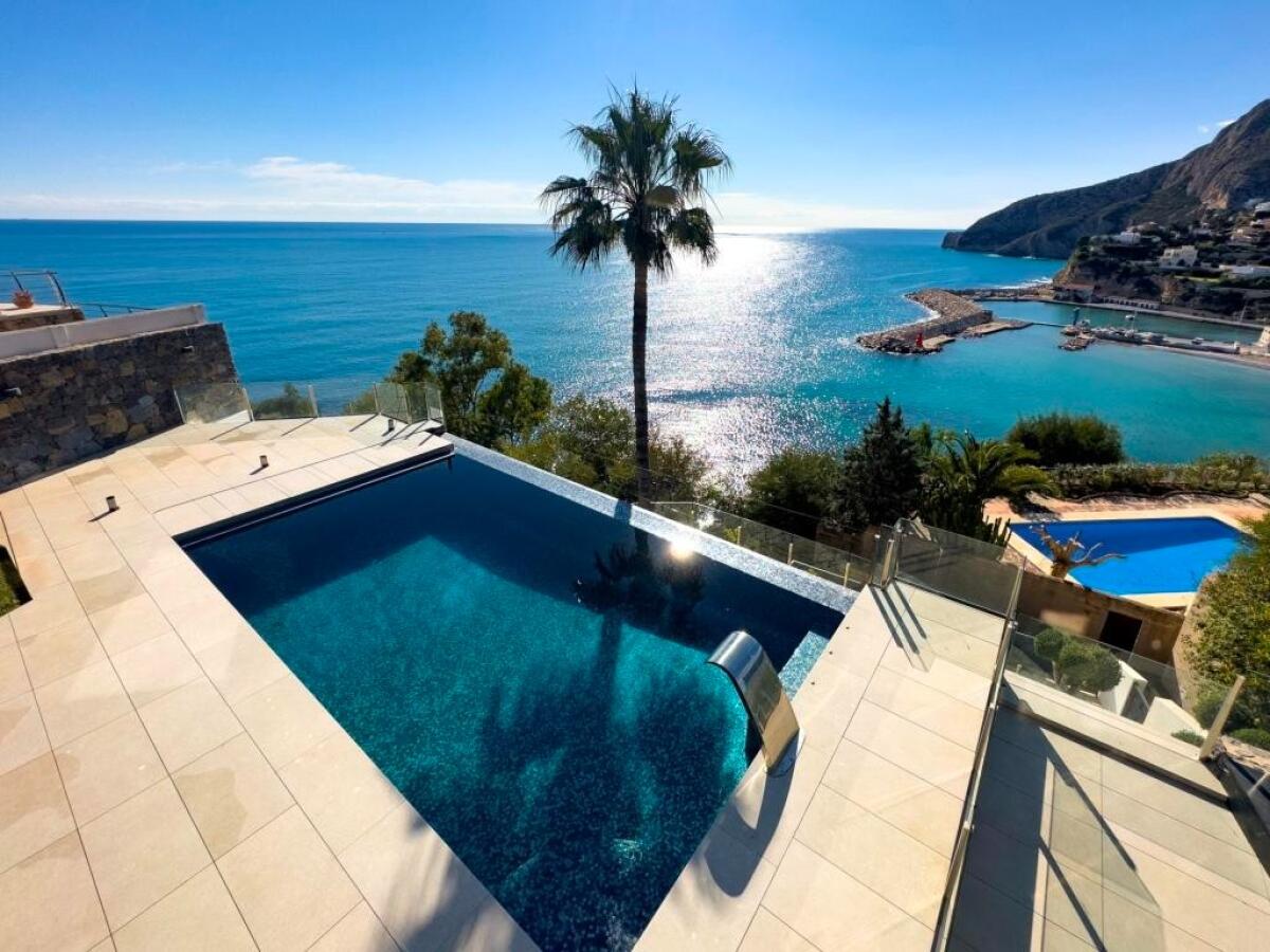 Villa 4 Bedrooms for sale in Calpe